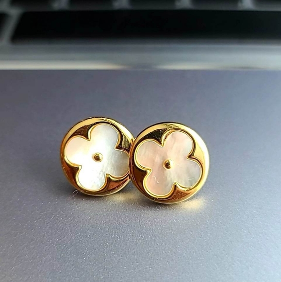 Flower earrings - Picture 2 of 7